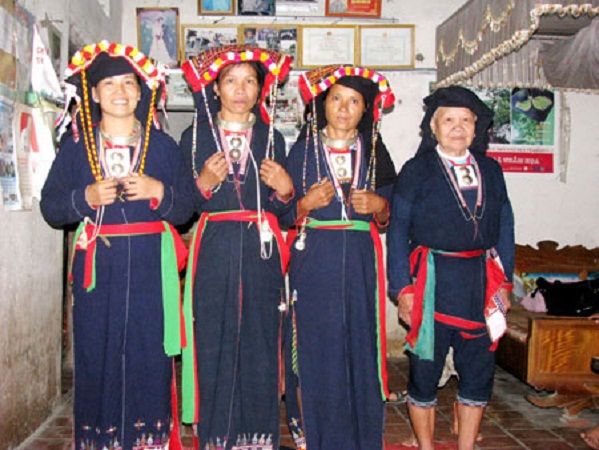 Dân tộc Dao Quần Chẹt ở Tuyên Quang cư trú chủ yếu ở các xã Thanh Phát, Hợp Hòa, Kháng Nhật, Phú Lương, huyện Sơn Dương.