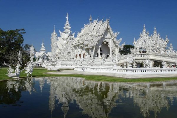 Chùa Wat Rong Khun hay còn gọi là chùa Trắng