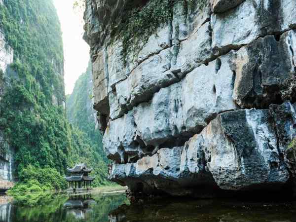 Hành Cung Vũ Lâm có gì thu hút du khách?
