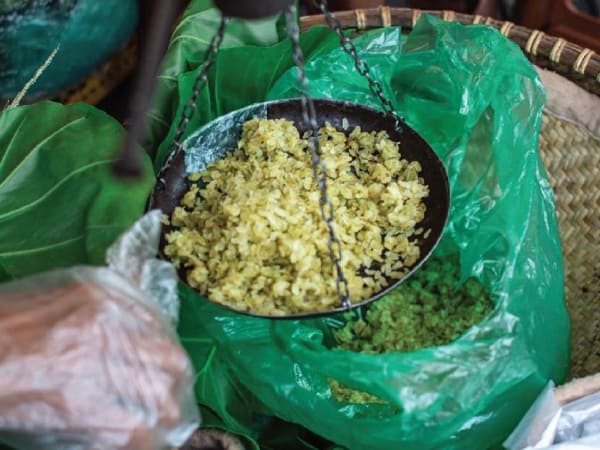 Ăn gì ở Hà Nội - Cốm Làng Vòng – Tinh Hoa Của Mùa Thu Hà Nội