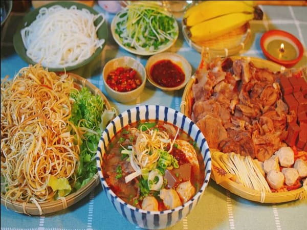 Ăn gì ở Huế