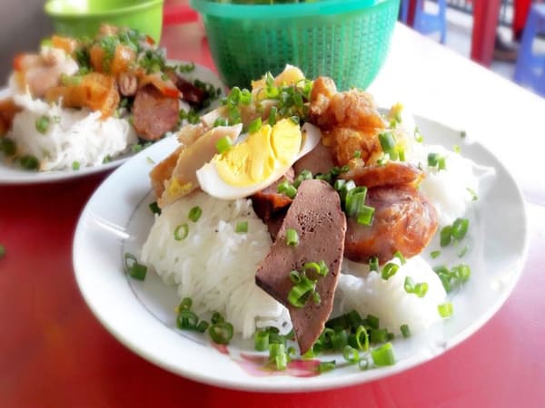 Ăn gì ở Phan Thiết - Bánh hỏi lòng heo phú long