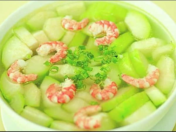 Canh tôm nấu bí xanh – Thanh mát, dễ tiêu