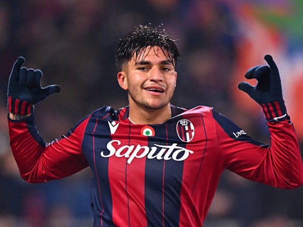 Castro lọt tầm ngắm Chelsea