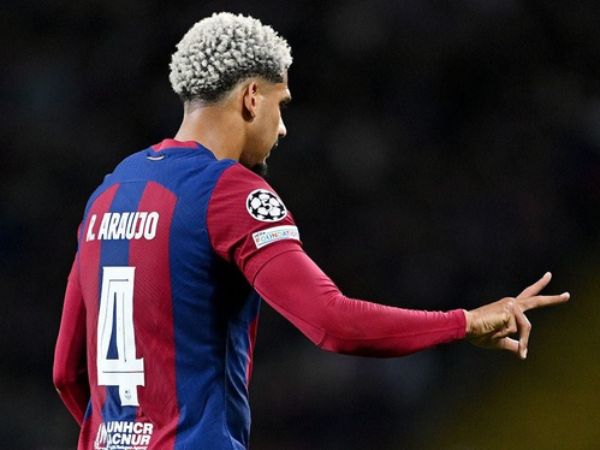 Ý nghĩa của số áo Araujo ở Barca