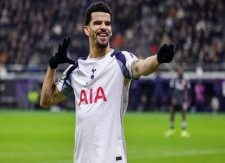 Tin Tottenham: HLV Frank khen hết lời Solanke sau trận hòa Tin Tottenham: HLV Frank khen hết lời Solanke sau trận hòa