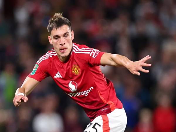 Tin MU: Tiền vệ Ugarte tìm lại tự tin tại ĐTQG