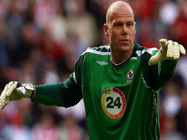 Brad Friedel - Cầu thủ ra sân dài nhất NHA